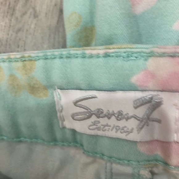 Short Capri - Picture 3 of 5